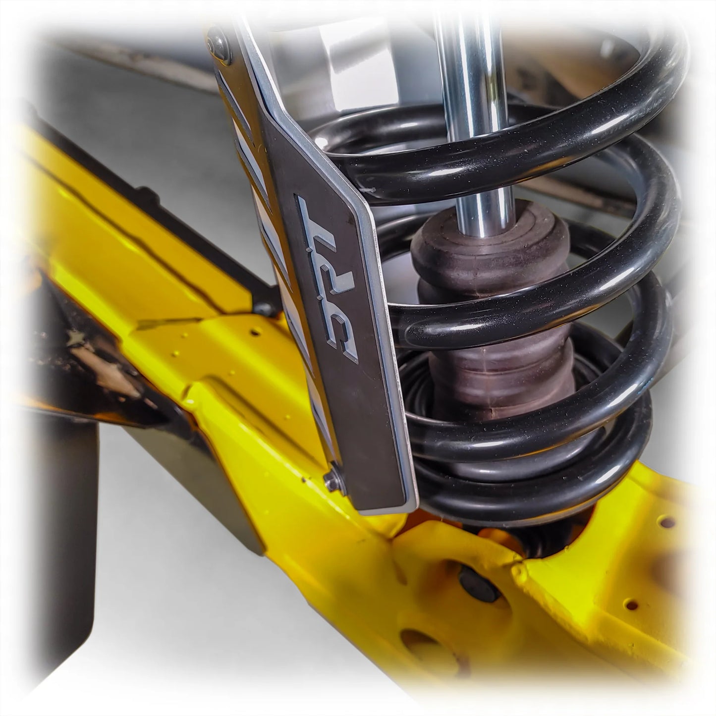CAN-AM 2017+ MAVERICK X3/R REAR ALUMINUM SHOCK GUARDS