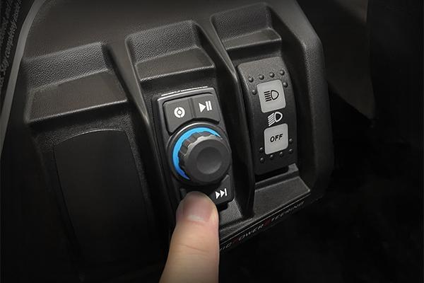 UNIVERSAL BLUETOOTH ROCKER-SWITCH AUDIO-SYSTEM with 200-WATT AMPLIFIER