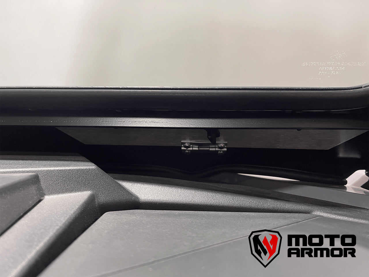 MOTO ARMOR PRO R 4 SEAT FULL GLASS WINDSHIELD