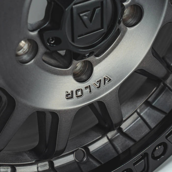 V09 BEADLOCK FLOW FORM BRUSHED CHARCOAL 15X7 +40MM 4X137