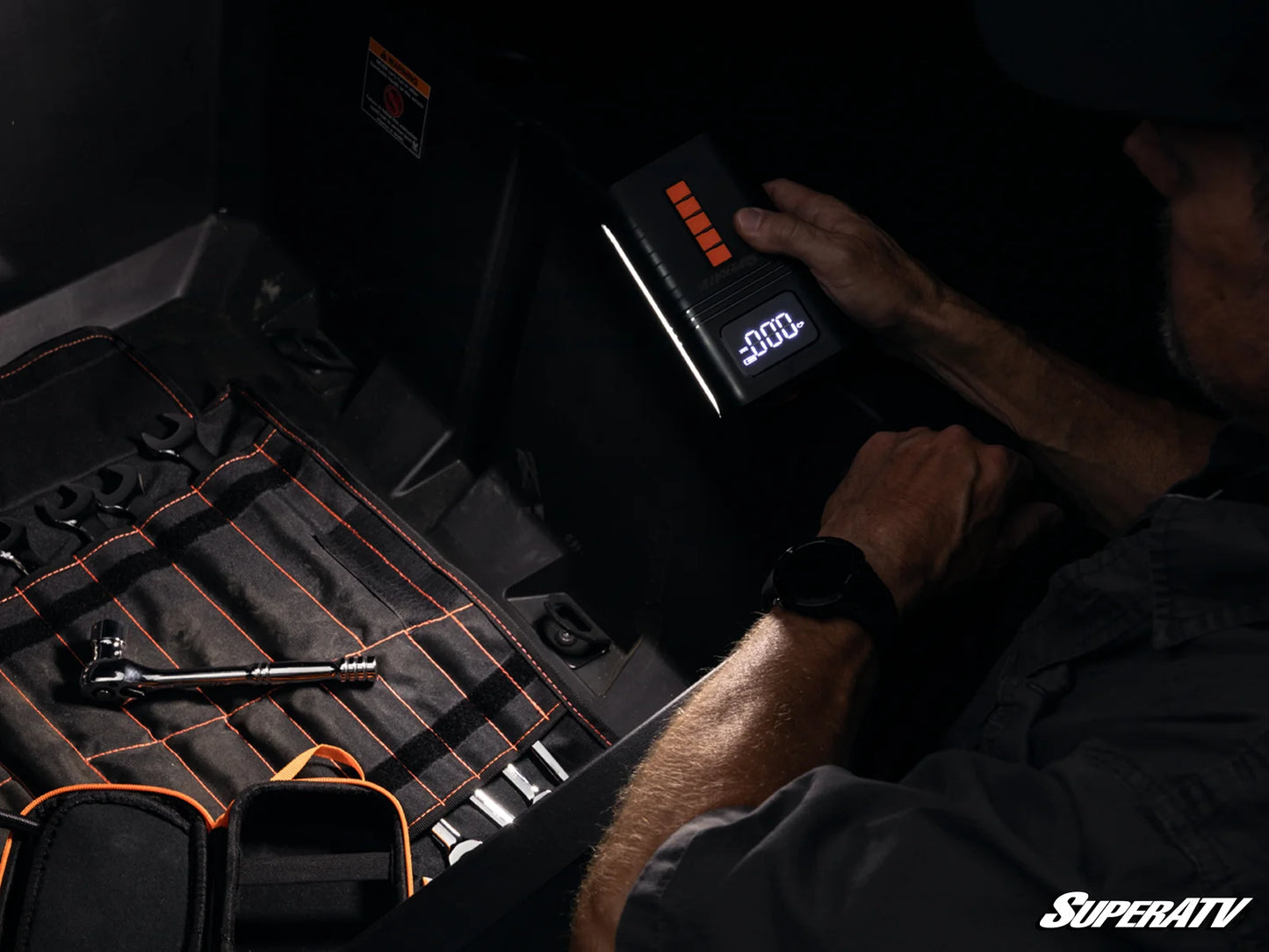 PORTABLE AIR COMPRESSOR