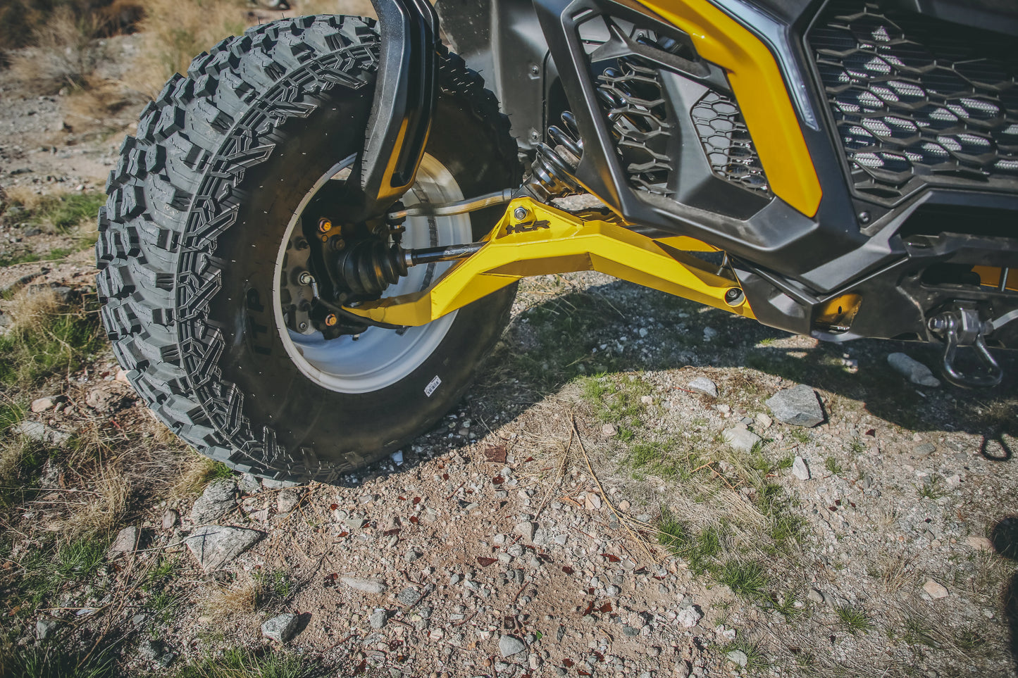 HCR RACING DUAL SPORT HIGH-CLEARANCE LOWER FRONT A-ARMS FOR THE CAN-AM MAVERICK R