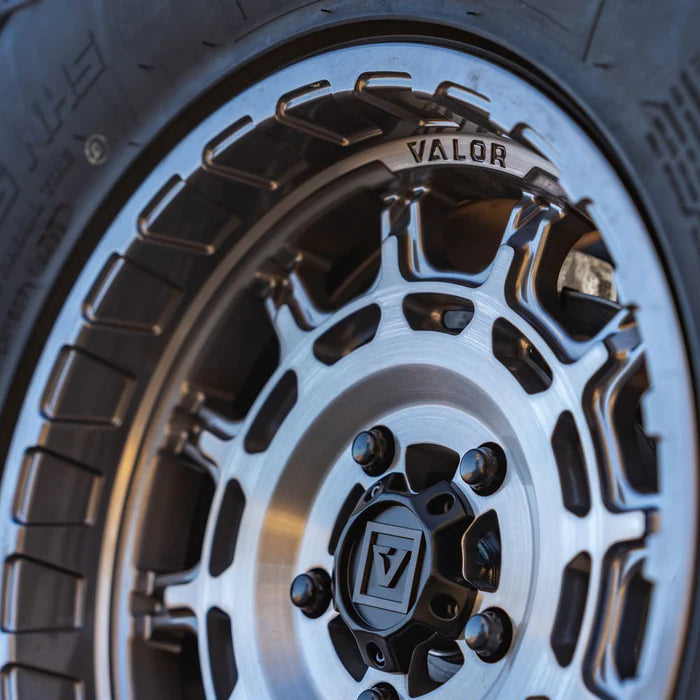 V17 UTV WHEEL BRUSHED GUNMETAL 15X8 +10MM 5X114.3